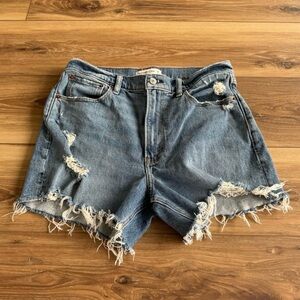 Abercrombie & Fitch The 4” Mom Short High Rise 28/6